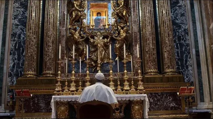 El Papa presidirá el Rosario por la Paz desde Santa María La Mayor El Papa presidirá el Rosario por la Paz desde Santa María La Mayor