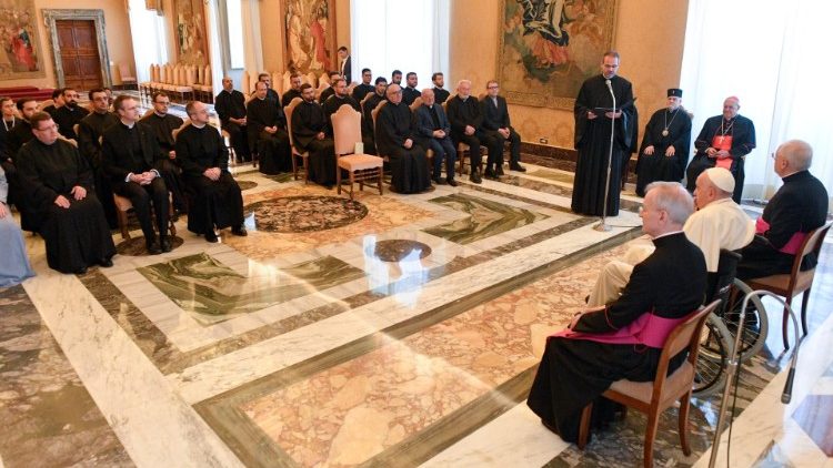 El Papa quiere sacerdotes "pobres en cosas, pero ricos en Evangelio" El Papa quiere sacerdotes "pobres en cosas, pero ricos en Evangelio"