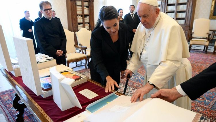 El Papa recibió a la presidenta de Hungría con la guerra de Ucrania en agenda El Papa recibió a la presidenta de Hungría con la guerra de Ucrania en agenda