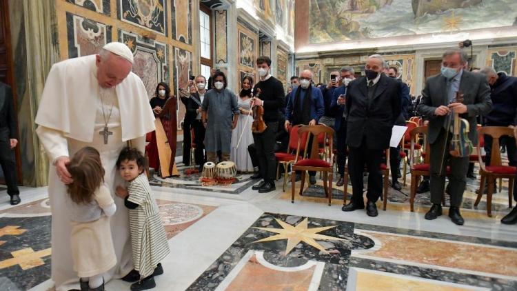 El Papa recibió a una Fundación que promueve la labor de refugiados y vulnerables El Papa recibió a una Fundación que promueve la labor de refugiados y vulnerables