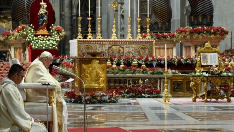 El Papa, sobre Benedicto XVI: "Su persona, tan noble y bondadosa" El Papa, sobre Benedicto XVI: "Su persona, tan noble y bondadosa"