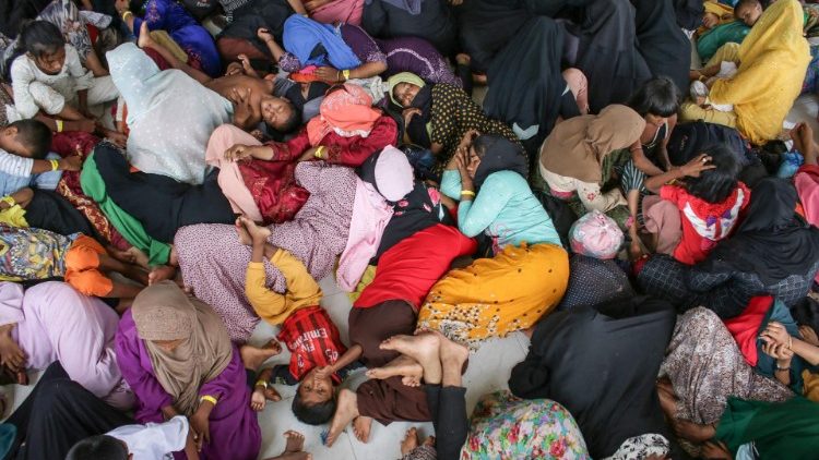 El Papa recordó la difícil situación de los rohingya y volvió a pedir por la paz El Papa recordó la difícil situación de los rohingya y volvió a pedir por la paz