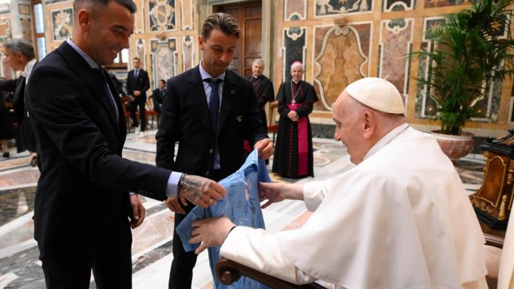 El Papa recuerda que 'el deporte enseña sacrificio y trabajo en equipo'