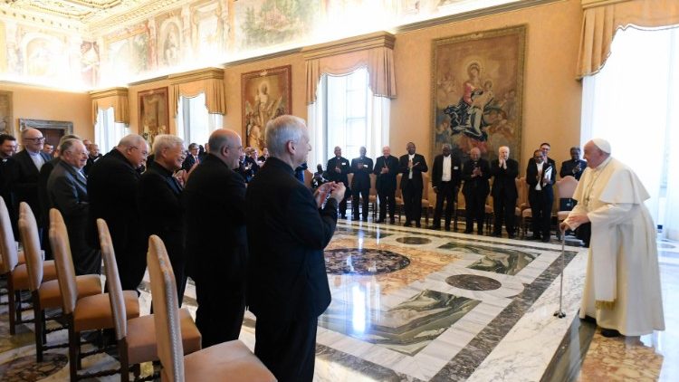 El Papa recuerda que "identidad y misión son una realidad inseparable" El Papa recuerda que "identidad y misión son una realidad inseparable"