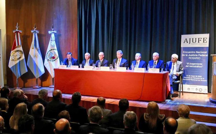 El Papa respalda a los jueces que luchan contra la "lacra" del narcotráfico El Papa respalda a los jueces que luchan contra la "lacra" del narcotráfico