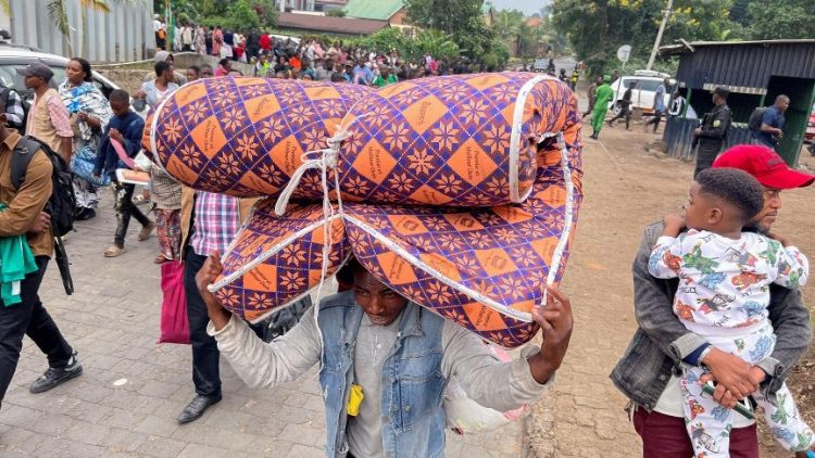 El Papa reza por la paz en el Congo, mientras los rebeldes invaden Goma El Papa reza por la paz en el Congo, mientras los rebeldes invaden Goma