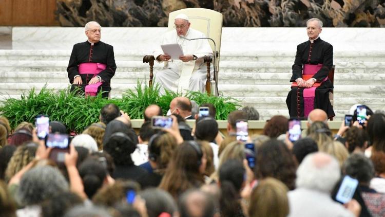 El Papa reza por los catequistas y la paz en el mundo El Papa reza por los catequistas y la paz en el mundo