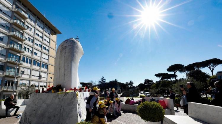 El Papa bendecirá a la multitud, desde la ventana del Gemelli el próximo domingo El Papa bendecirá a la multitud, desde la ventana del Gemelli el próximo domingo