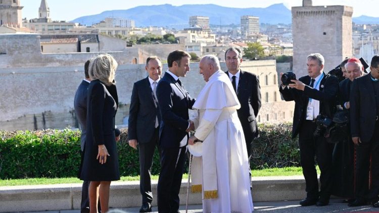 El Papa se reunió con el presidente francés Emmanuel Macron El Papa se reunió con el presidente francés Emmanuel Macron