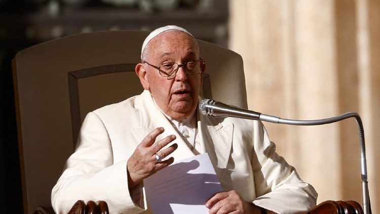 El Papa se reunió con palestinos e israelíes: 'Ambos sufren mucho' El Papa se reunió con palestinos e israelíes: 'Ambos sufren mucho'