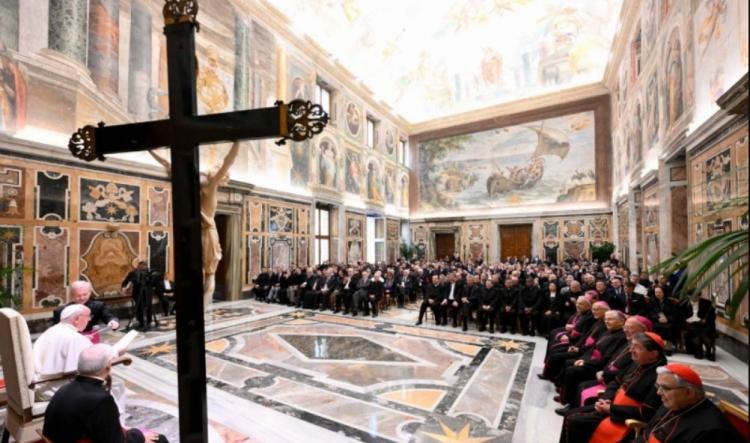 El Papa: ser santo es 'dejarse transformar por la fuerza del amor de Dios' El Papa: ser santo es 'dejarse transformar por la fuerza del amor de Dios'