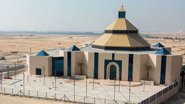 En Bahréin, el Papa rezará por la paz en la nueva catedral En Bahréin, el Papa rezará por la paz en la nueva catedral