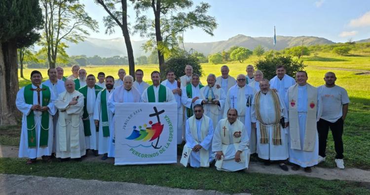 El presbiterio de Añatuya vivió una experiencia de convivencia y formación permanente El presbiterio de Añatuya vivió una experiencia de convivencia y formación permanente