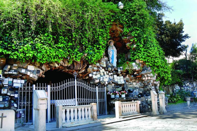 El santuario de Lourdes en Mar del Plata comienza su novena patronal El santuario de Lourdes en Mar del Plata comienza su novena patronal