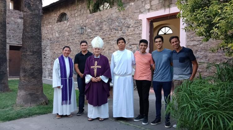 El Seminario de San Juan recibió a cinco nuevos jóvenes postulantes El Seminario de San Juan recibió a cinco nuevos jóvenes postulantes