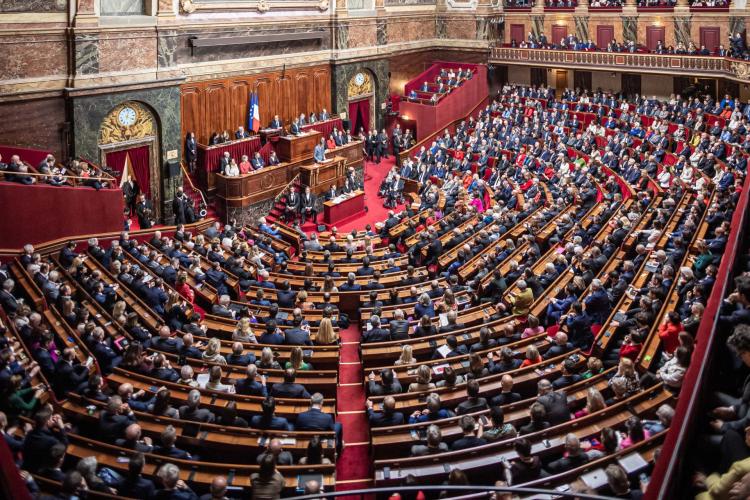 El Vaticano se pronunció ante la inclusión del aborto en la constitución francesa