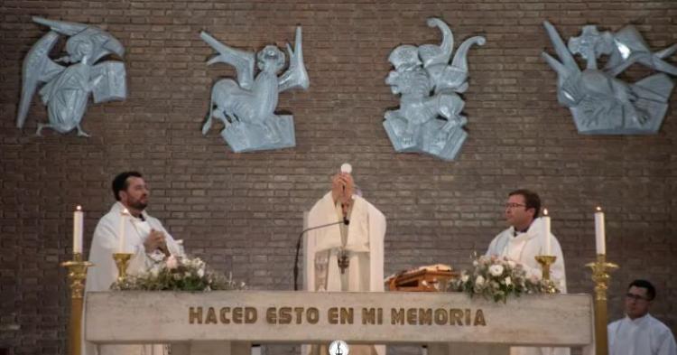Emotiva despedida de Mons. Larrazábal en San Juan de Cuyo Emotiva despedida de Mons. Larrazábal en San Juan de Cuyo