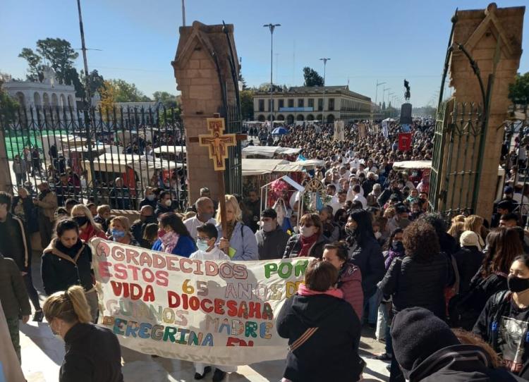 En Luján, la diócesis de Morón pidió a la Virgen que sea su guía en el camino sinodal En Luján, la diócesis de Morón pidió a la Virgen que sea su guía en el camino sinodal