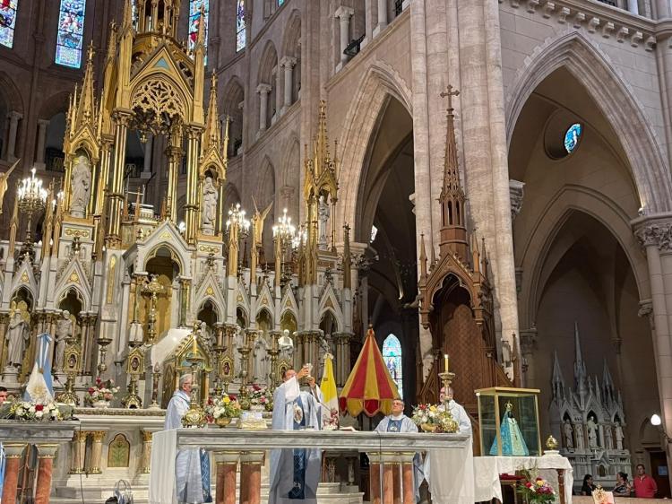 En Luján, Mons. Mestre encabezó la primera fiesta litúrgica del beato Eduardo Pironio En Luján, Mons. Mestre encabezó la primera fiesta litúrgica del beato Eduardo Pironio