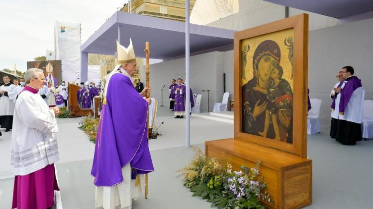 En Malta, Francisco pidió a la Virgen por la paz en Ucrania En Malta, Francisco pidió a la Virgen por la paz en Ucrania