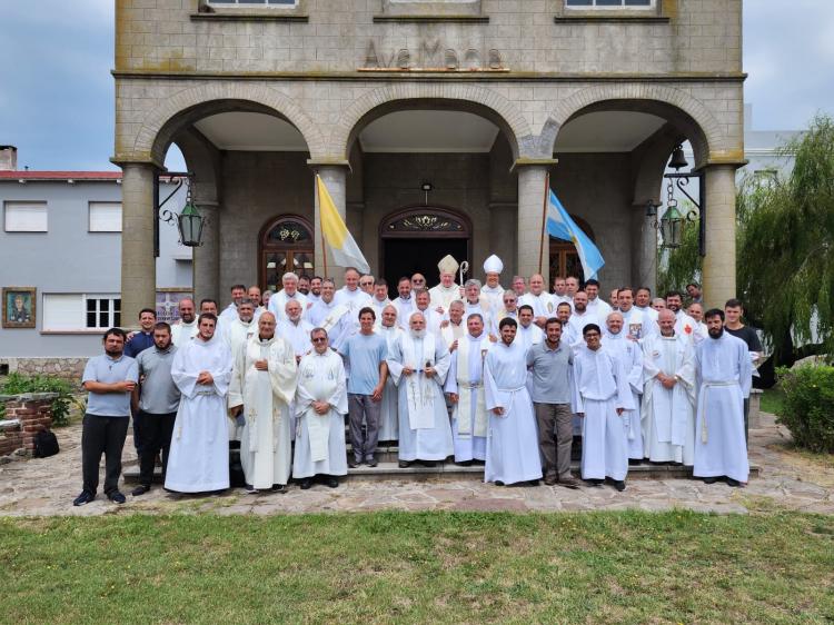 Encuentro del nuncio apostólico con el clero marplatense en el paraje La Eufemia Encuentro del nuncio apostólico con el clero marplatense en el paraje La Eufemia