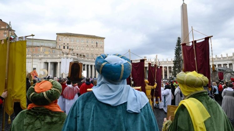Epifanía del Señor: 'Mirar al Niño Jesús y maravillarse de su humildad' Epifanía del Señor: 'Mirar al Niño Jesús y maravillarse de su humildad'