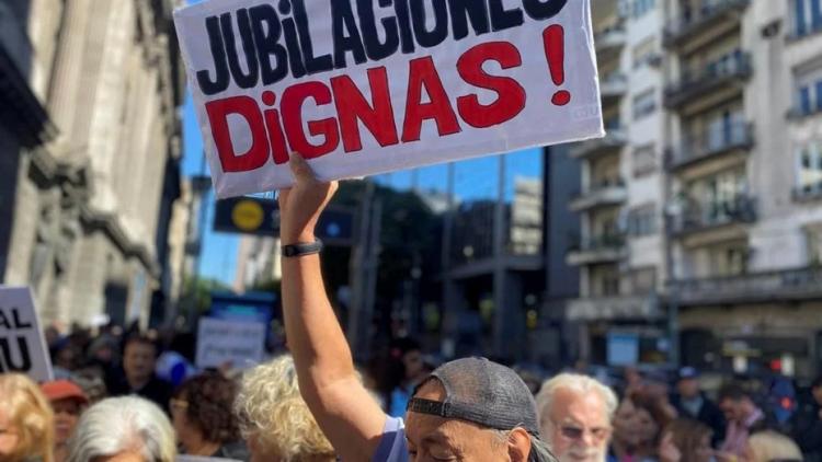 Episcopado: 'La sociedad debe apresurarse a atender a sus ancianos' Episcopado: 'La sociedad debe apresurarse a atender a sus ancianos'