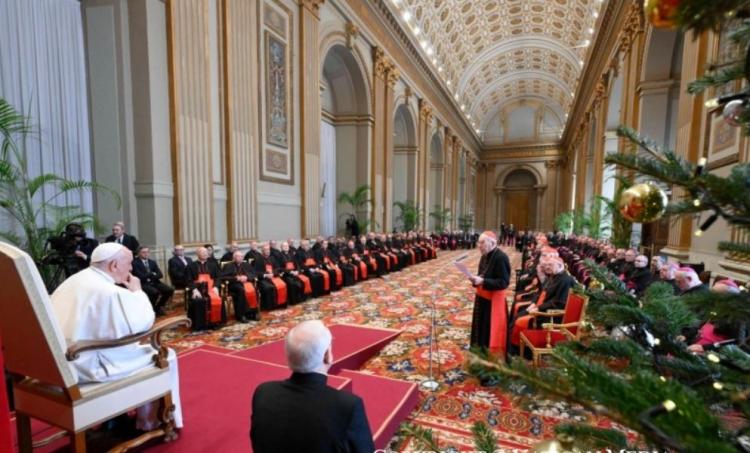 'Escuchar, discernir y caminar': la invitación del Papa a la Curia Romana