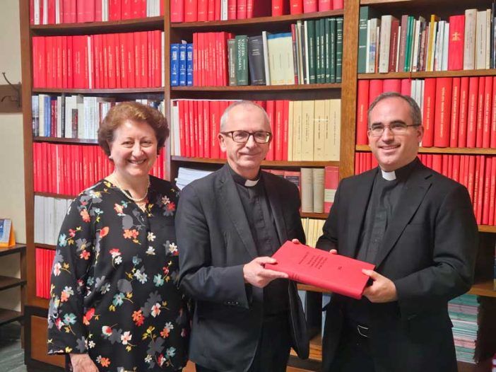 España: Entregan al Vaticano las Causas de la persecución religiosa del siglo XX España: Entregan al Vaticano las Causas de la persecución religiosa del siglo XX