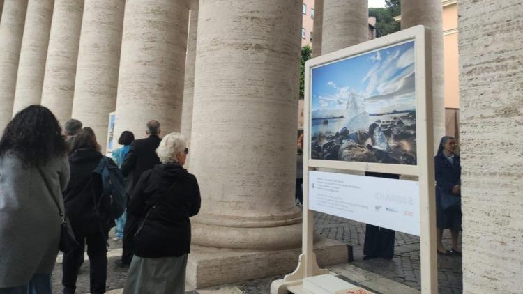 Una exposición fotográfica en el Vaticano muestra la crisis por el cambio climático Una exposición fotográfica en el Vaticano muestra la crisis por el cambio climático