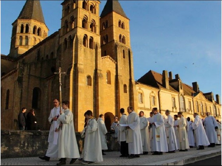 Francia: 350º aniversario de las apariciones del Sagrado Corazón a Santa Margarita María Francia: 350º aniversario de las apariciones del Sagrado Corazón a Santa Margarita María