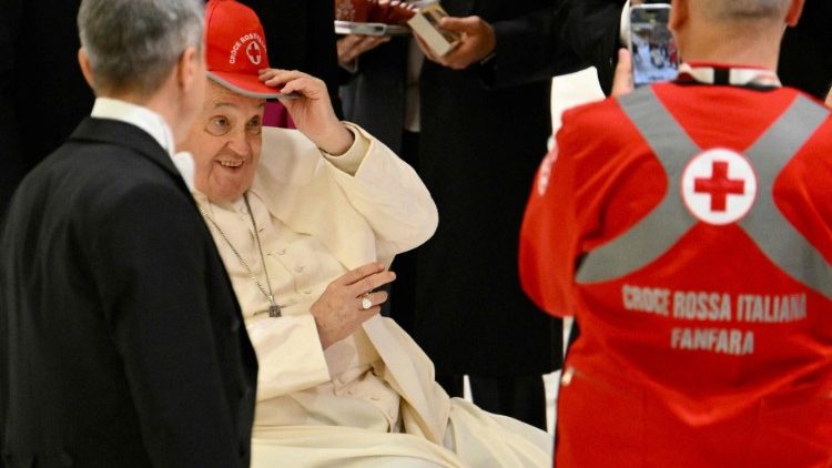Francisco, a la Cruz Roja Italiana: 'Busquemos el diálogo y la fraternidad' Francisco, a la Cruz Roja Italiana: 'Busquemos el diálogo y la fraternidad'