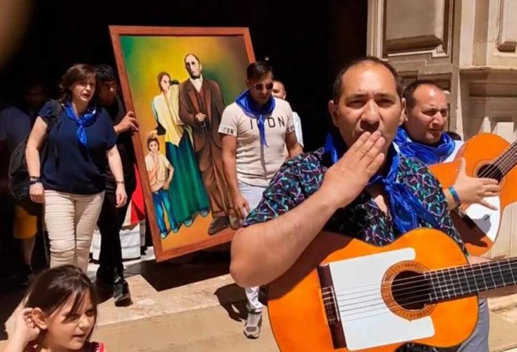 Francisco, a los gitanos: 'Tienen mucho que aportar a la Iglesia y a la sociedad' Francisco, a los gitanos: 'Tienen mucho que aportar a la Iglesia y a la sociedad'