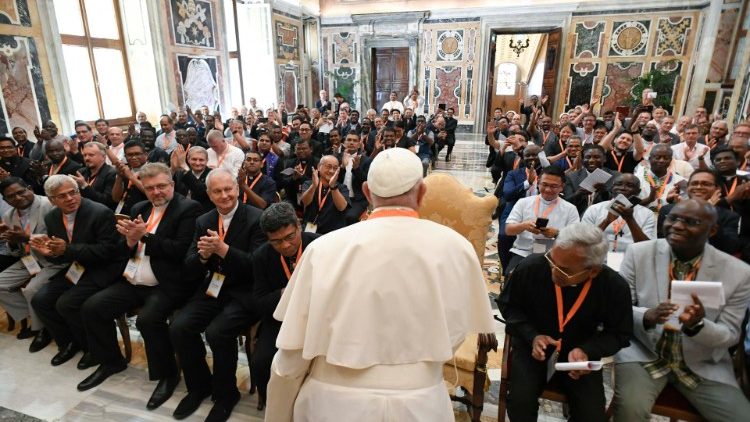 Francisco, a los verbitas: 'Sean portadores de esperanza y artífices de paz' Francisco, a los verbitas: 'Sean portadores de esperanza y artífices de paz'