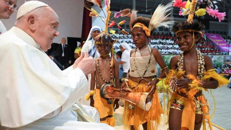 Francisco, a niños pobres y con discapacidad: 'Todos somos un don de Dios' Francisco, a niños pobres y con discapacidad: 'Todos somos un don de Dios'