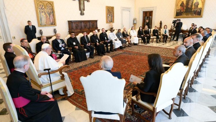 Francisco alentó a cristianos y musulmanes a construir un mundo de fraternidad Francisco alentó a cristianos y musulmanes a construir un mundo de fraternidad