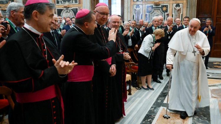 Francisco alienta los esfuerzos de la fundación Centesimus Annus Francisco alienta los esfuerzos de la fundación Centesimus Annus