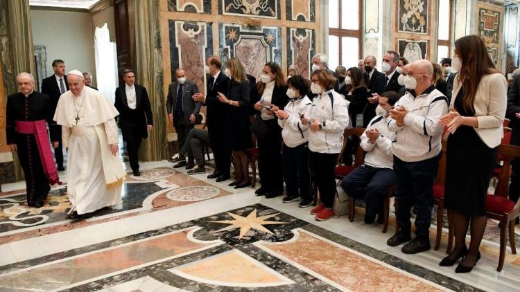 Francisco: Cultivar la amistad, un antídoto contra la tragedia de la guerra Francisco: Cultivar la amistad, un antídoto contra la tragedia de la guerra