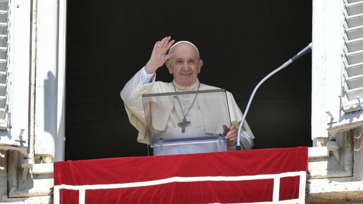 Francisco: Dejar que Jesús suba a nuestra barca para ir mar adentro