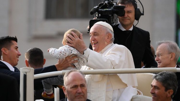 Francisco: El diálogo es "el oxígeno de la paz" Francisco: El diálogo es "el oxígeno de la paz"