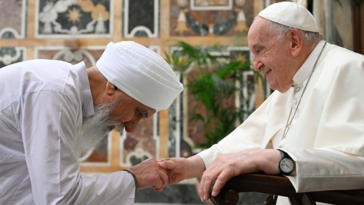 Francisco: el diálogo interreligioso es necesario en la lucha por la paz Francisco: el diálogo interreligioso es necesario en la lucha por la paz