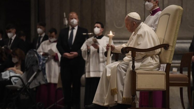 Francisco: El Señor viviente quiere transformarnos ¡Vayamos a buscarlo! Francisco: El Señor viviente quiere transformarnos ¡Vayamos a buscarlo!