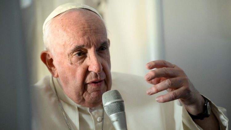 Francisco: El Vaticano hace mucho por la paz en Ucrania Francisco: El Vaticano hace mucho por la paz en Ucrania
