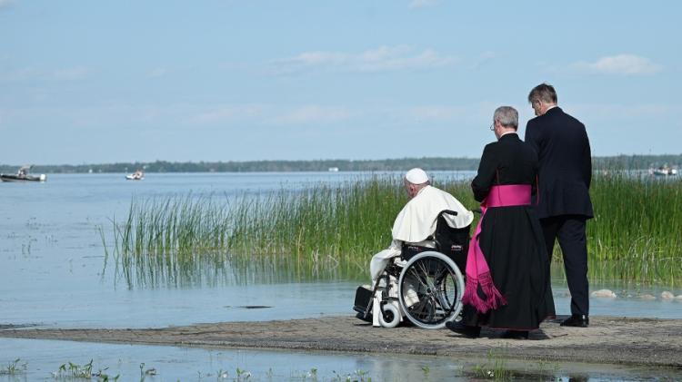 Francisco en Canadá: el magisterio de los gestos Francisco en Canadá: el magisterio de los gestos