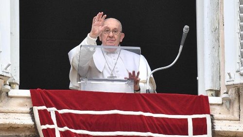 Francisco, en el Ángelus: 'Cristo no vino a condenar, sino a salvar' Francisco, en el Ángelus: 'Cristo no vino a condenar, sino a salvar'