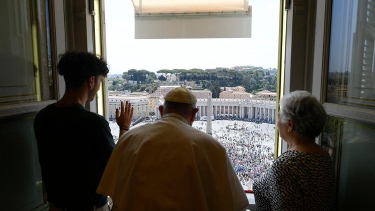 Francisco: 'Es importante ver en los demás la belleza de lo que el Señor ha sembrado' Francisco: 'Es importante ver en los demás la belleza de lo que el Señor ha sembrado'