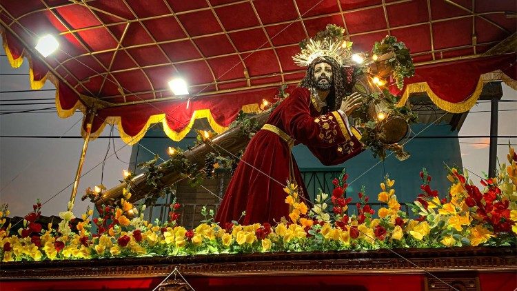 Francisco: Jesús de Nazaret nos mostró su rostro Francisco: Jesús de Nazaret nos mostró su rostro
