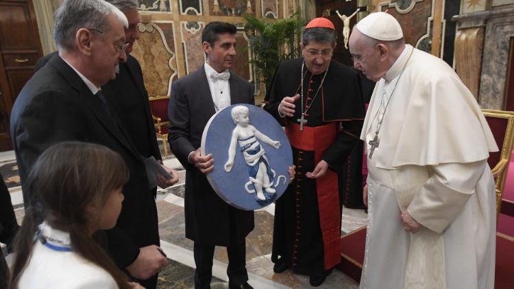 Francisco: la adopción a distancia, una semilla del Reino de Dios Francisco: la adopción a distancia, una semilla del Reino de Dios