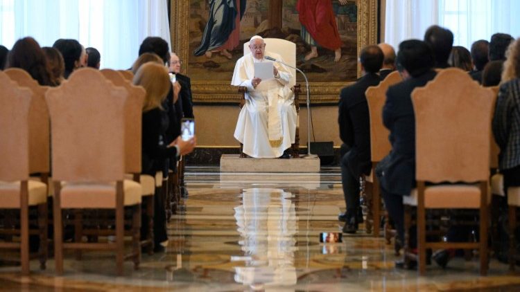 Francisco: 'La medicina no debe descuidar la dignidad humana por intereses de mercado' Francisco: 'La medicina no debe descuidar la dignidad humana por intereses de mercado'