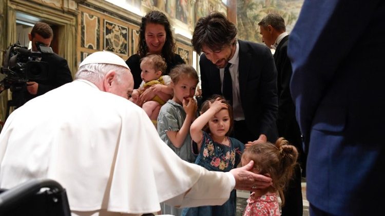 Francisco: "Las redes de familias son un antídoto contra la soledad" Francisco: "Las redes de familias son un antídoto contra la soledad"